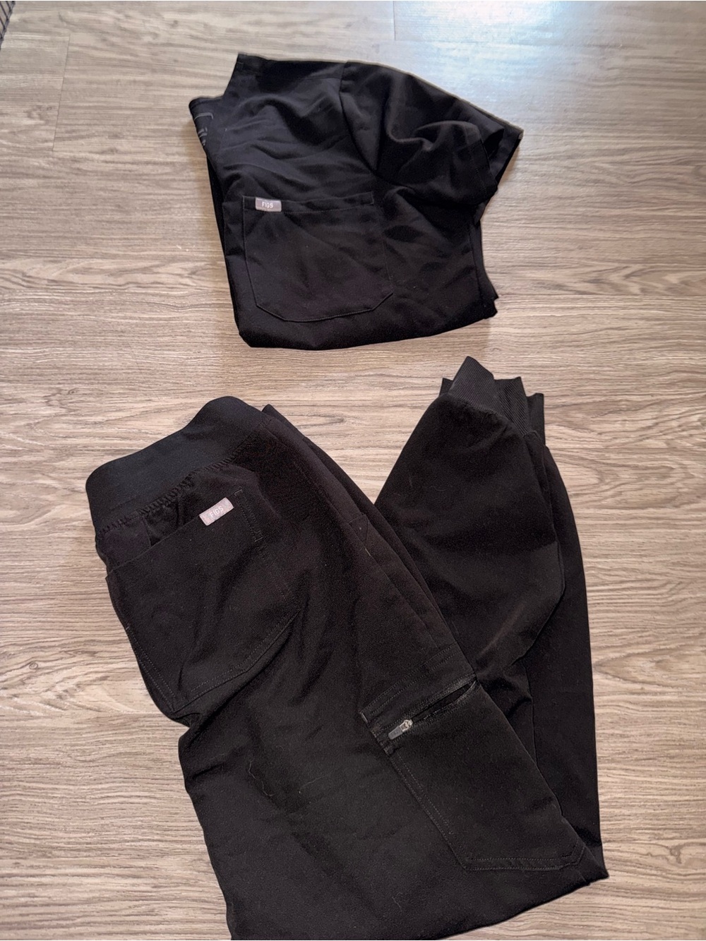 Figs Kids Black Jogger Sweatpants with Drawstring - Picture 3 of 9